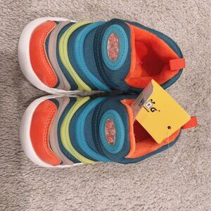 New in box boy’s shoes sneaker shoes size 12 athletic shoes fleece warm running